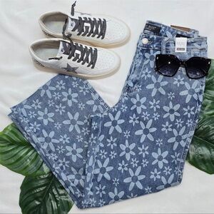 ✨NWT Judy Blue Wide Leg Capri Cropped Vintage Floral Denim Jeans